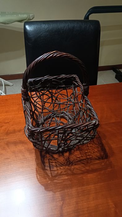 Cesto completamente novo