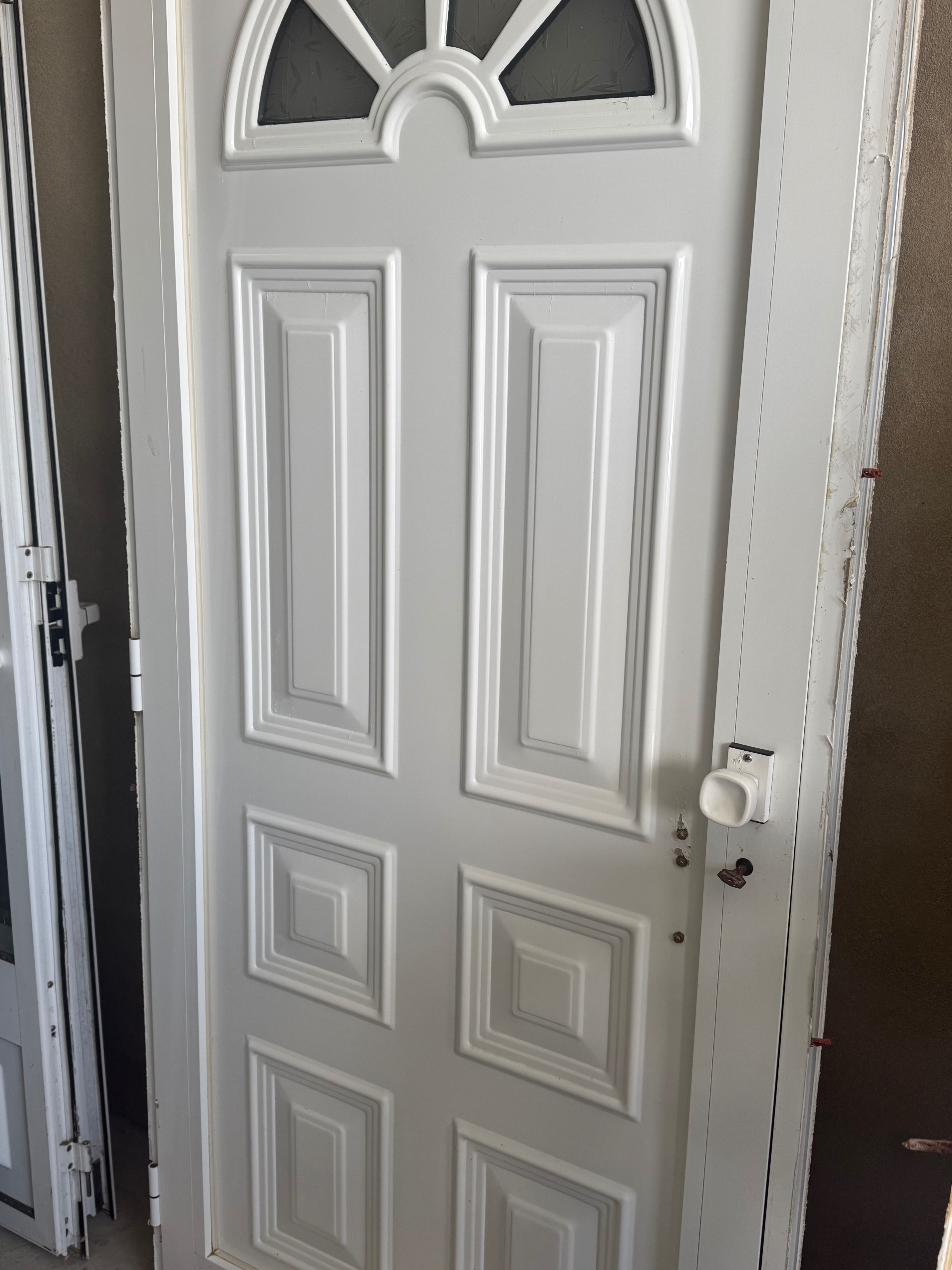 Conjunto de Portas e janelas usadas em bom estado