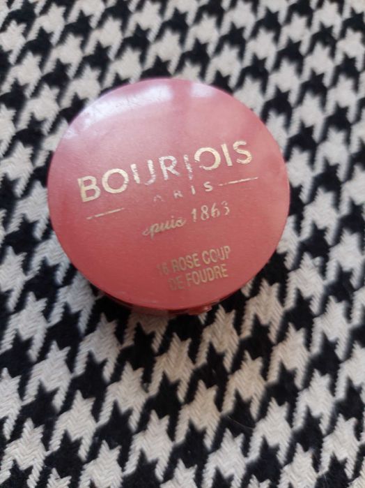 *** róż Bourjois Paris - częściowo używany + gratis żel do brwi***
