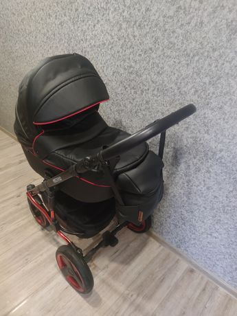Детская коляска 2в1 Mikrus Onyx чёрная кожа на красной раме