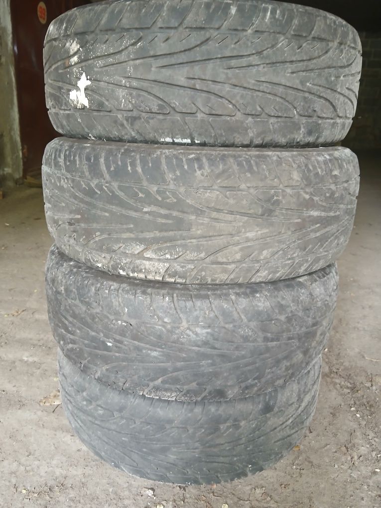 Продам резіну 205/ 55/16