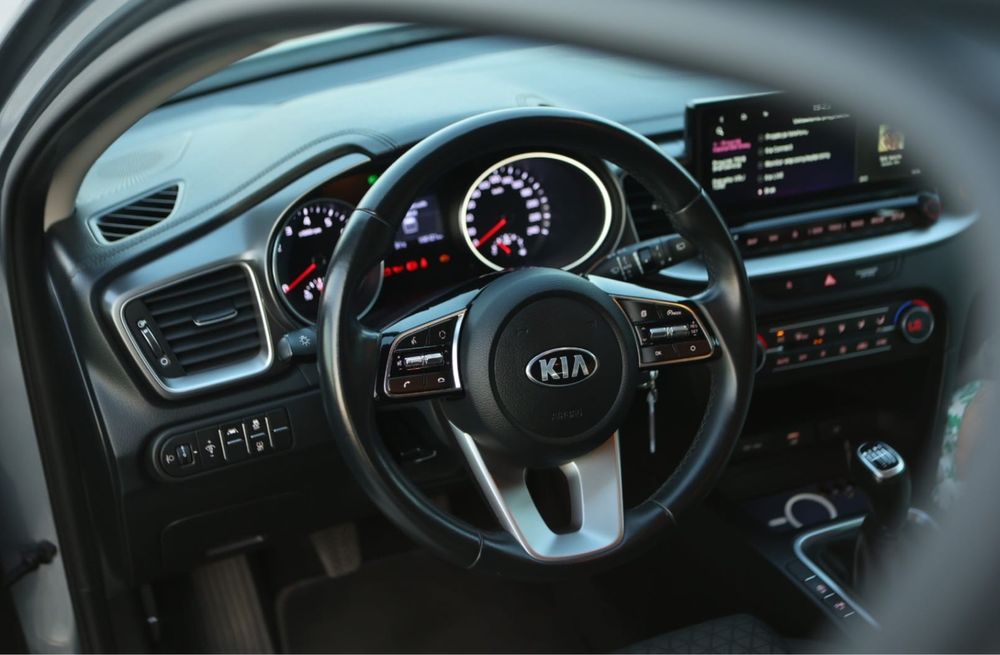 Kia Ceed 1.0 T-GDI benzyna Dynamic Line hatchback, 2021r, duza NAVI