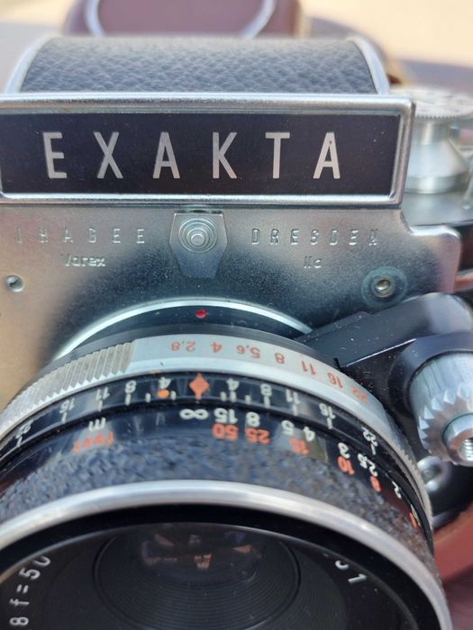 stary aparat fotograficzny Exakta Varex II a