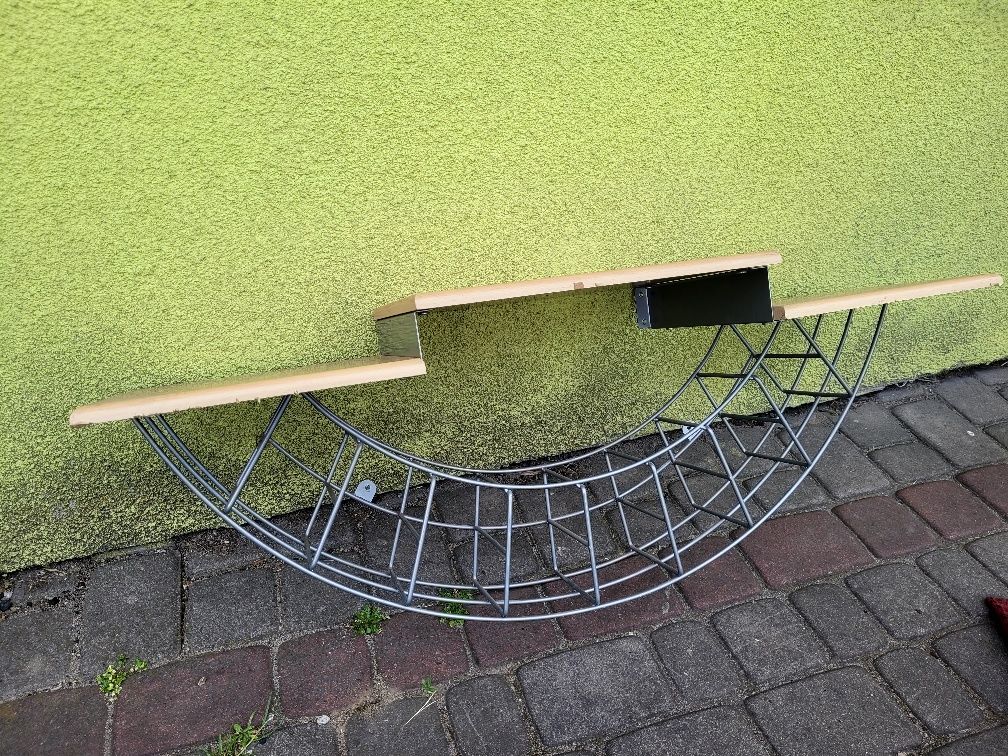Półka półokrągła wisząca.