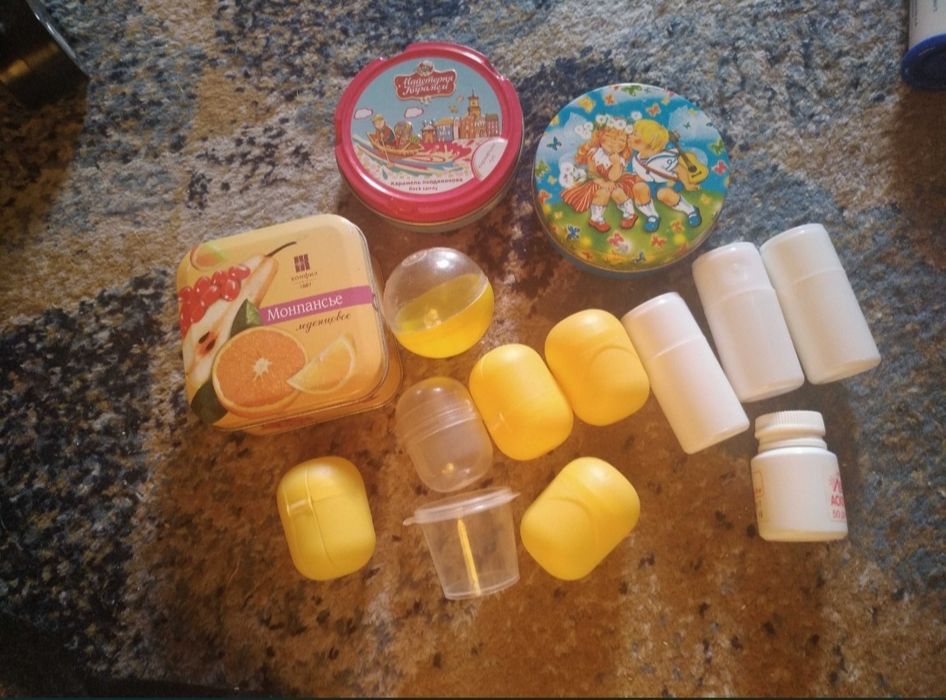 Контейнер коробочки футляр баночка тара яйцо капсула кіндер сюрприз