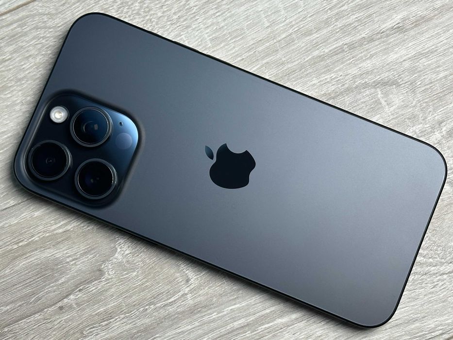 Apple iPhone 15 Pro Max - 256GB - Black Titanium Neverlock 92% АКУМ