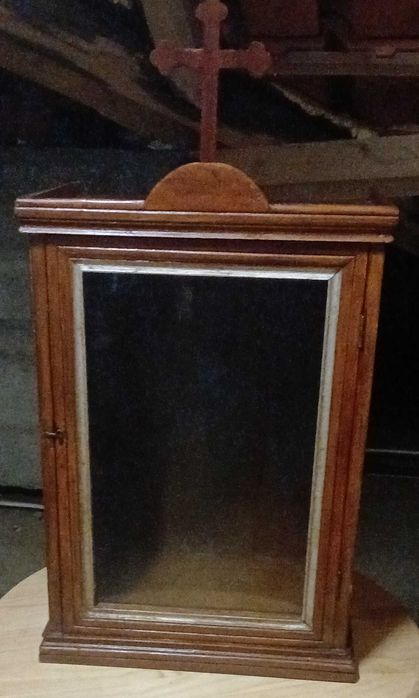Oratório em madeira