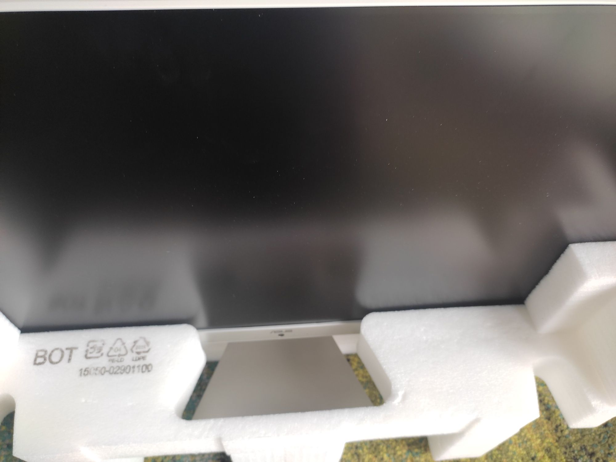 Komputery stacjonarne Asus All In  One nowy
