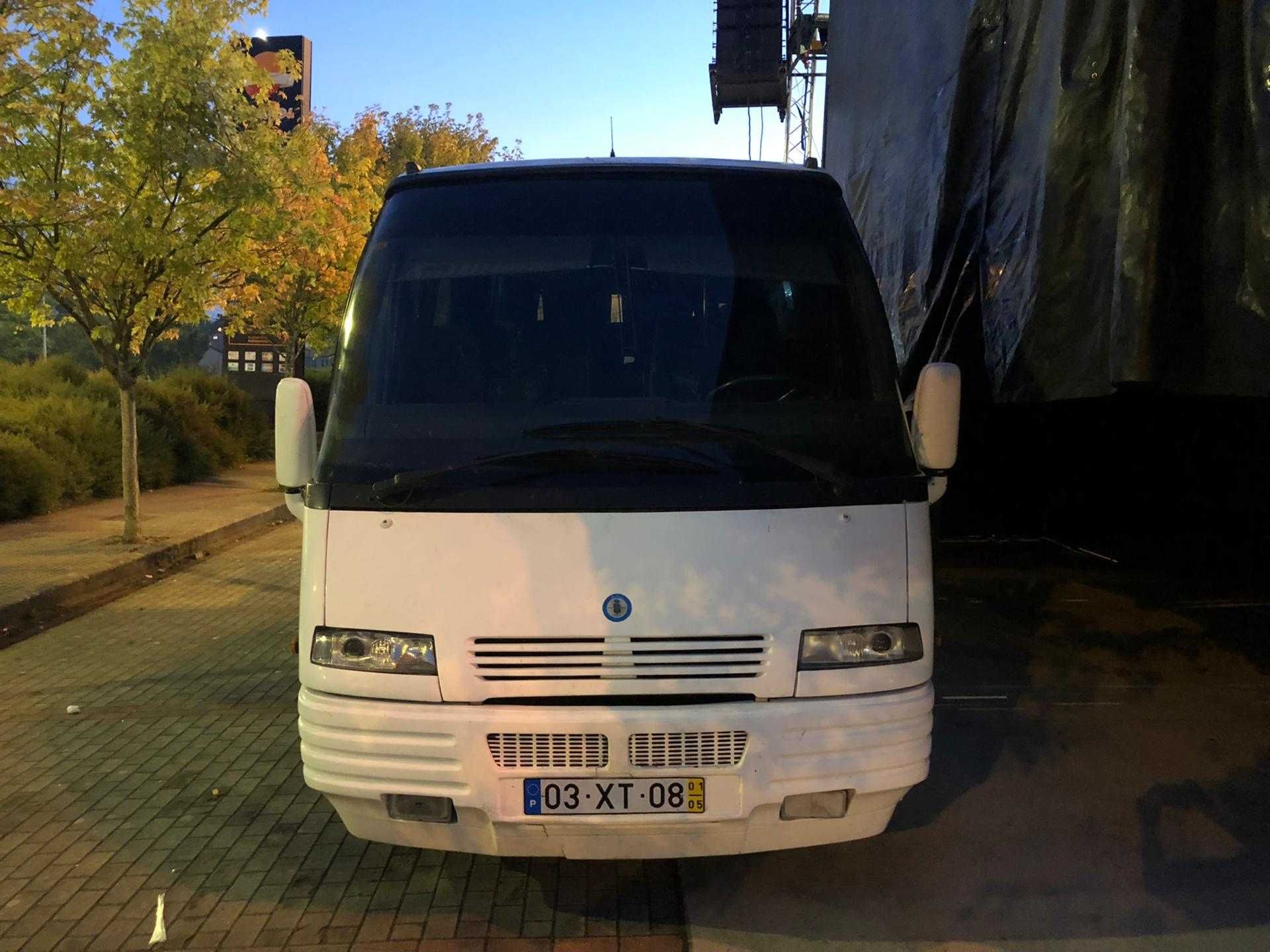 Minibus Iveco  de 31 lugares