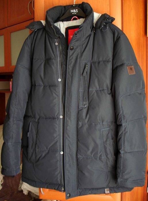 Куртка мужская очень теплая.