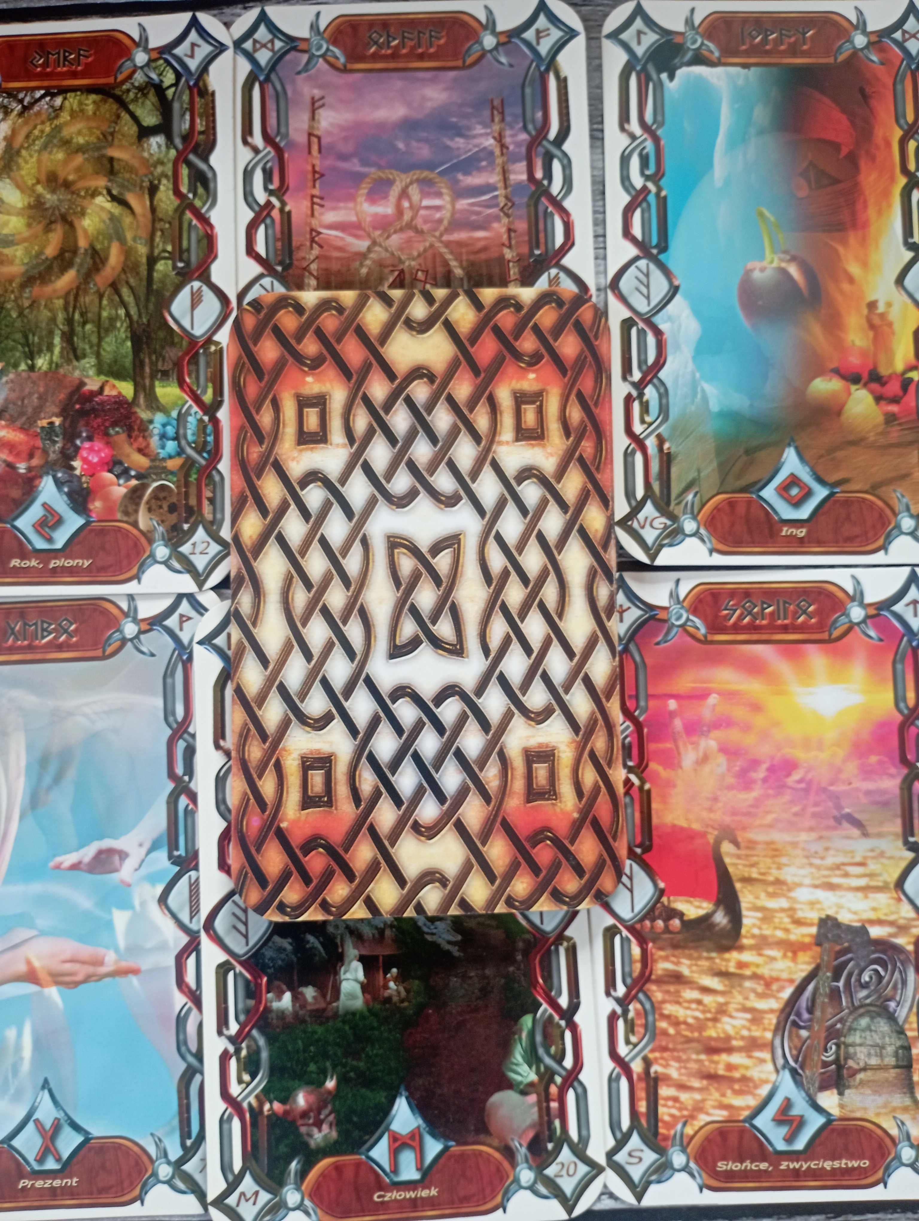 Karty runiczne Runiczna Dywinacja Dariusz Cecuda Tarot Runy Oracle