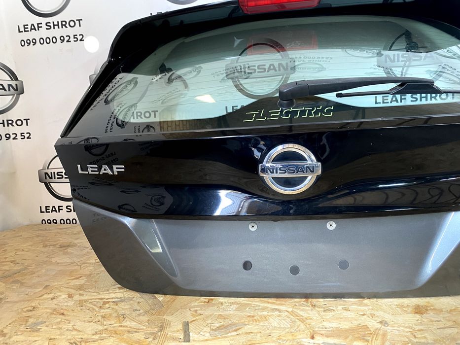 Кришка багажника Nissan Leaf ZE1 задня дверь ляда Нісан Ліф 18-25 шрот