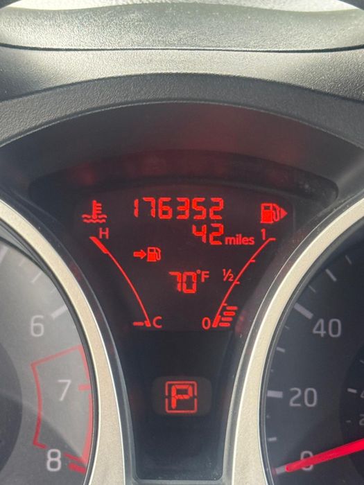 Нісан жук  2015 р. Рест..