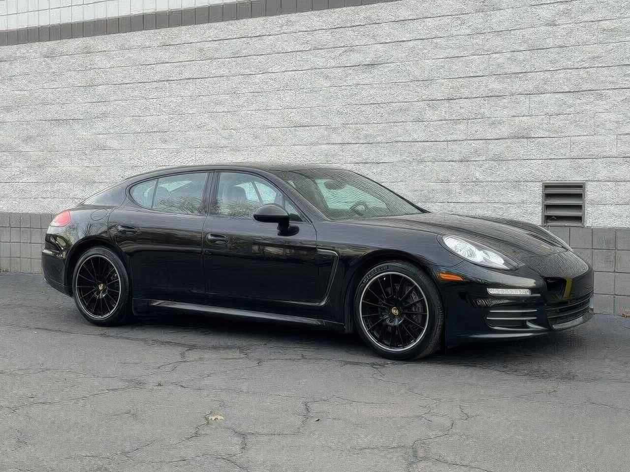 2016 Porsche Panamera