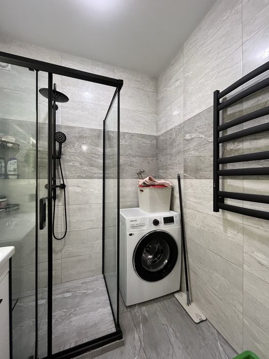 Продається простора 3 кім. пл.105 м2. Постанови.