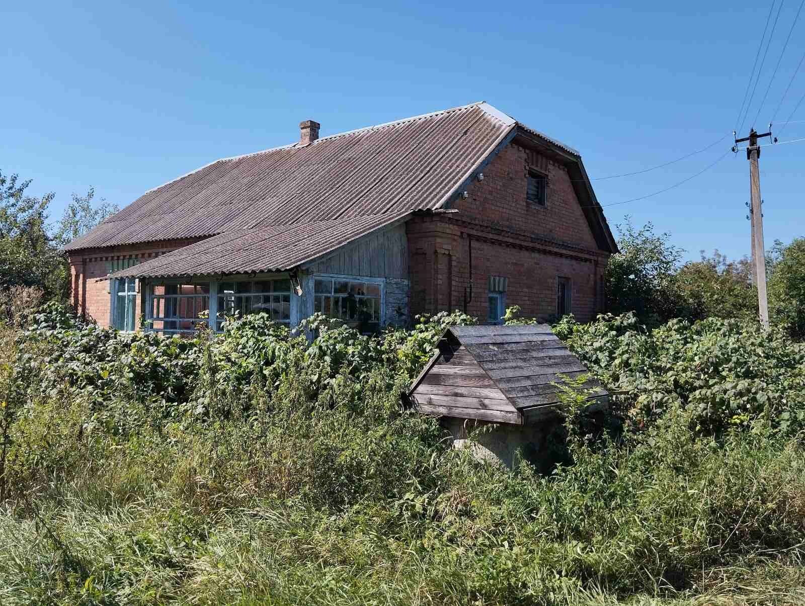 Продається кірпічний будинок в .селі Великі Гадомці