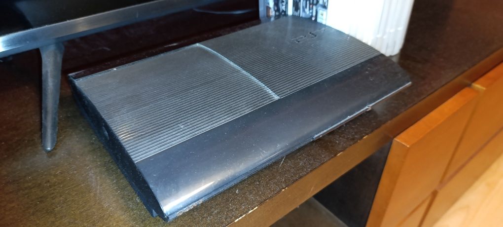 PS3 Super Slim com 10 jogos originais