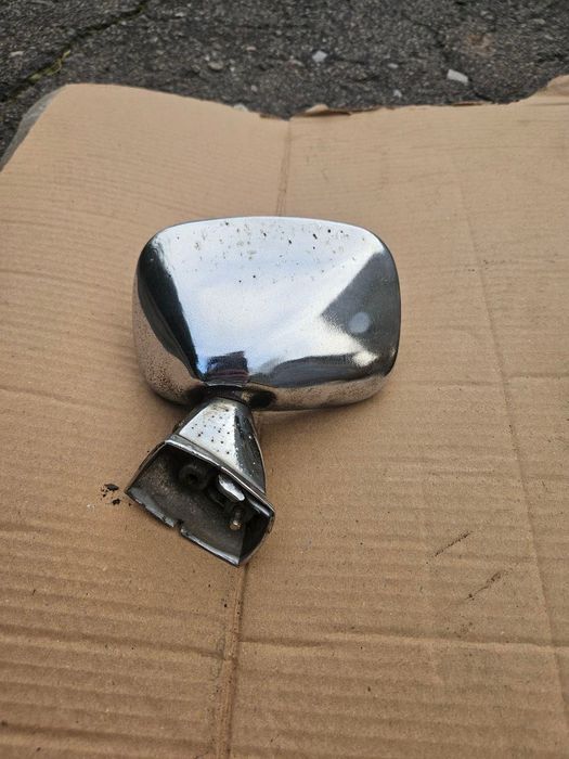 Газ 24, Волга. Боковое зеркало в хорошем состоянии