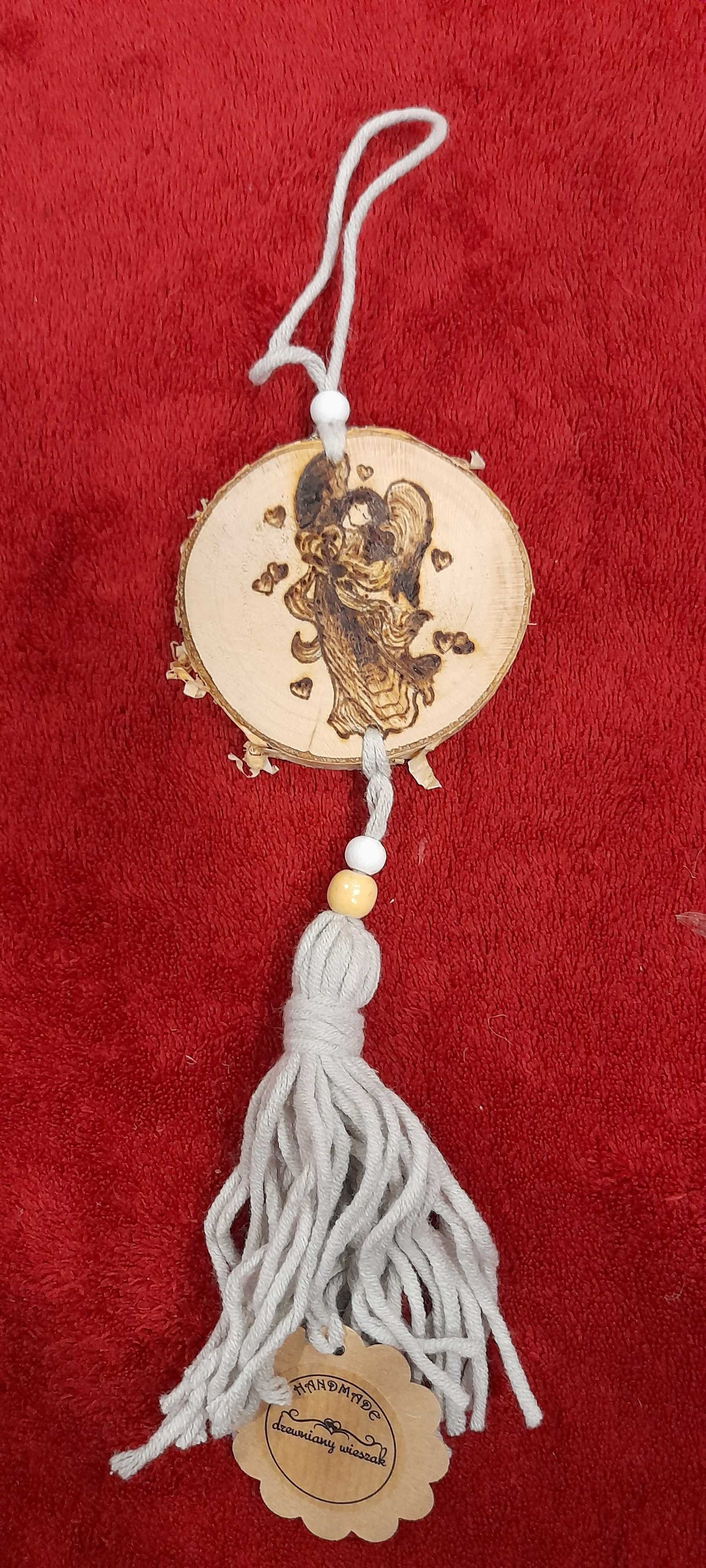 Zawieszka/Chwost z Aniołem wypalonym na plastrze drewna - Handmade