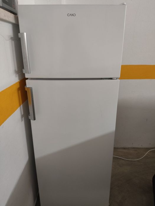 Frigorífico com congelador marca Candy
