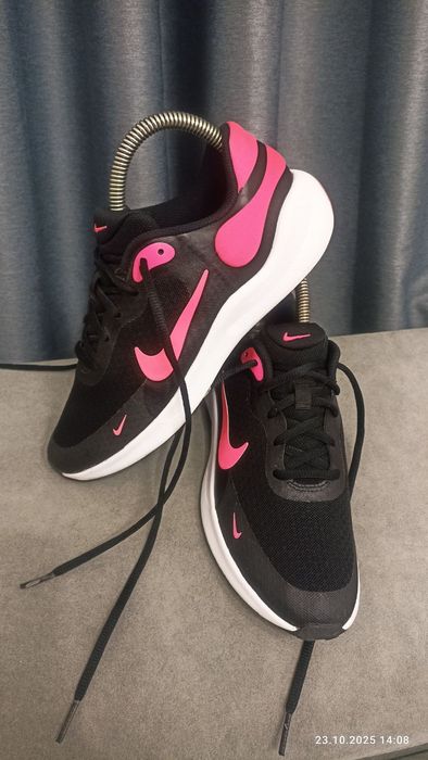 Кросівки Nike Revolution 7