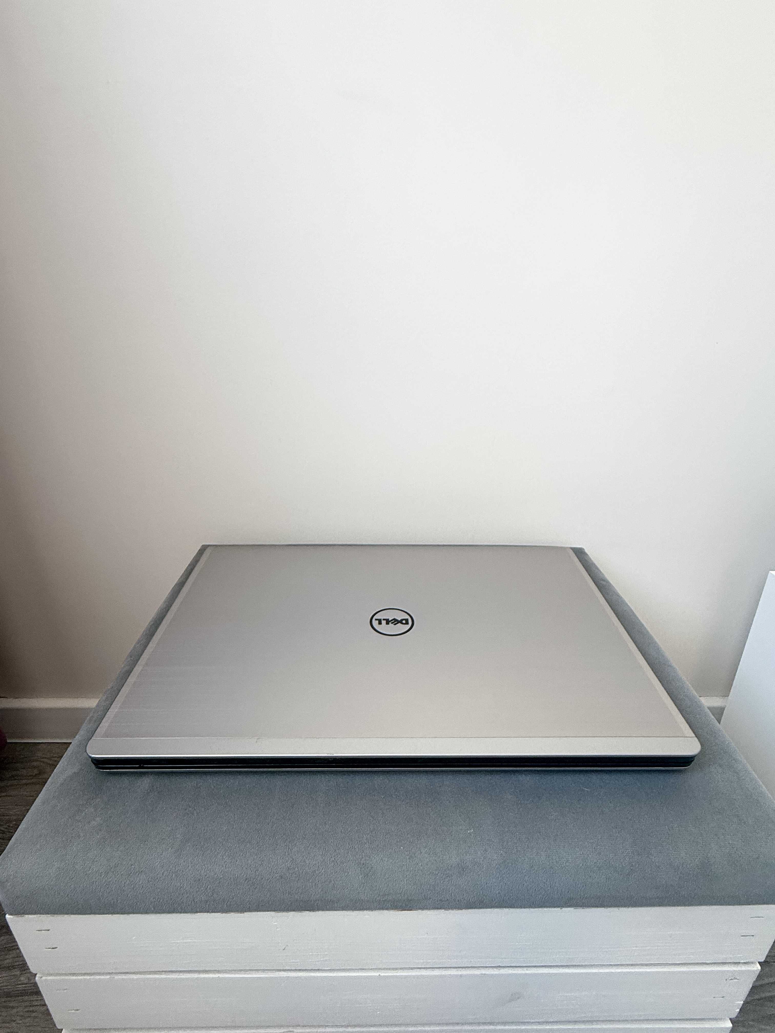 Laptop Dell Inspiron 17 Seria 5000 Intel Core i3 8,0 GB
