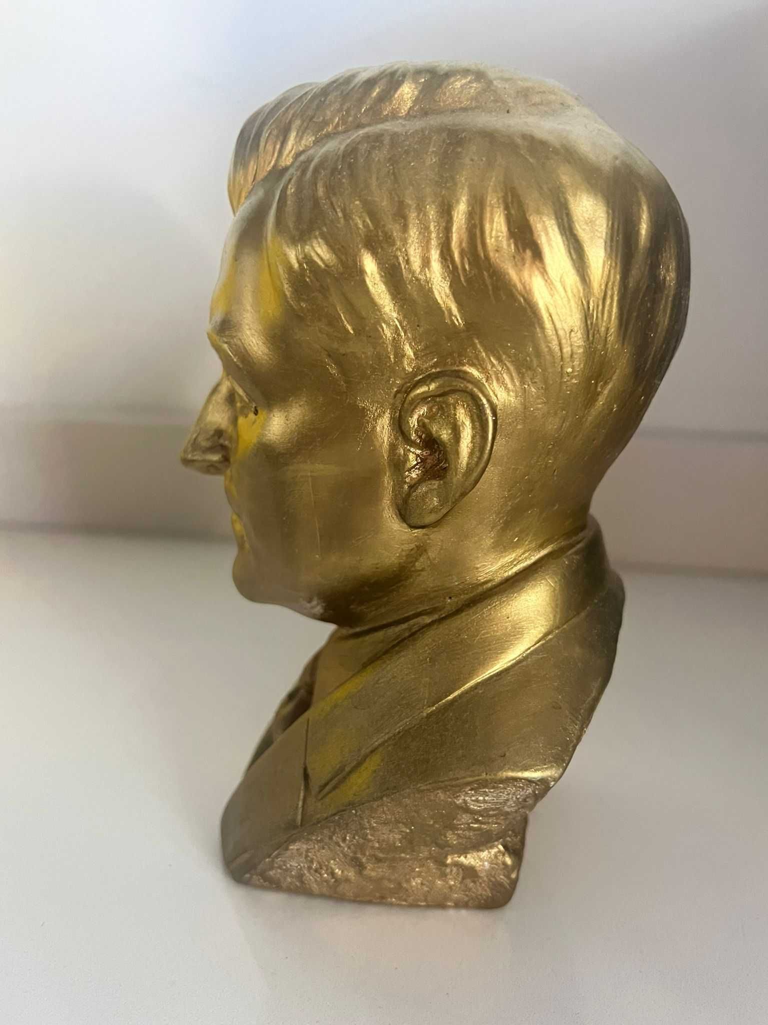 BUSTO SALAZAR - cor dourado