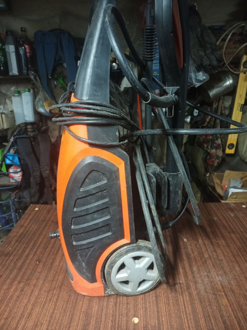 Мийка високого тиску Black & Decker PW1600SL