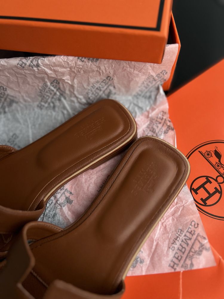 Klapki Hermes (beżowe) new