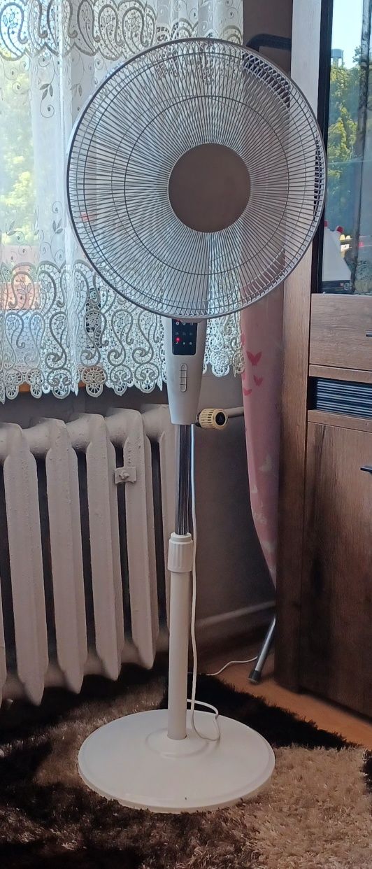 Wentylator stojący z pilotem