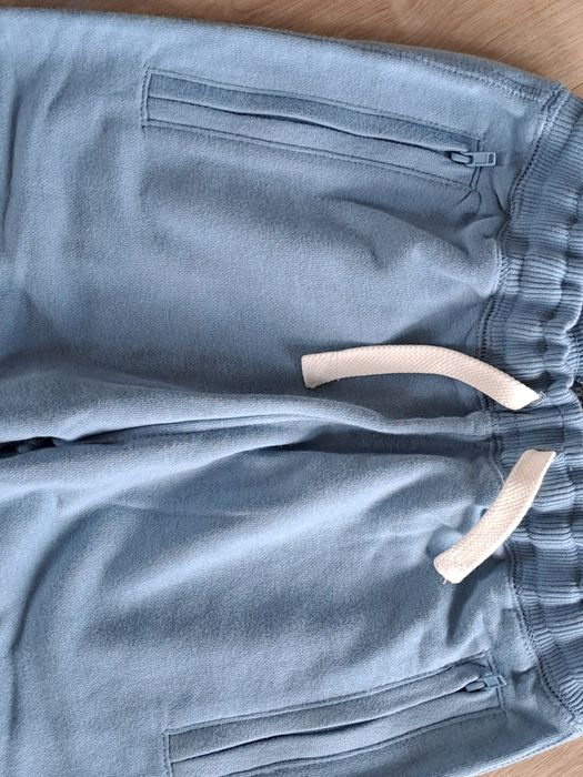 Nowe spodnie dresowe r 152
