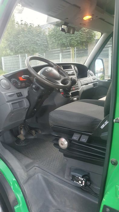 Iveco Daily 35C15 DoKa 7-osobowa, Wywrotka, Hak, Skrzynia narzędziowa.