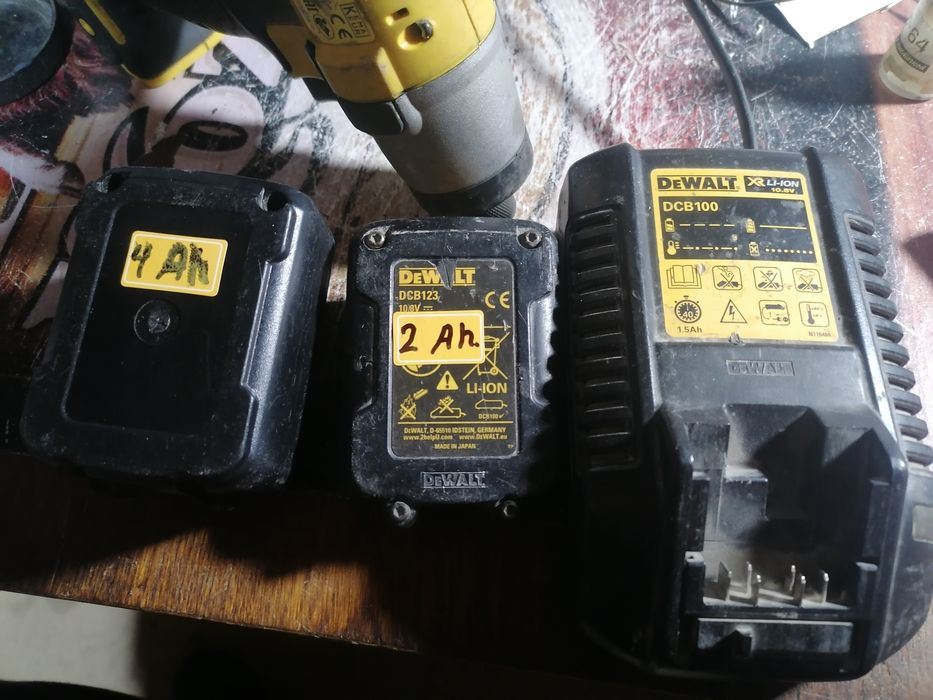 Імпакт оригінал DeWalt 10.8v комплект 2 АКБ