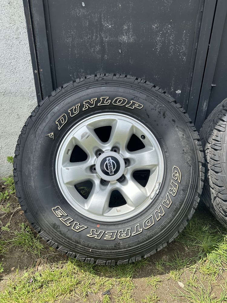 Vendo jantes e pneus 265/75 r16