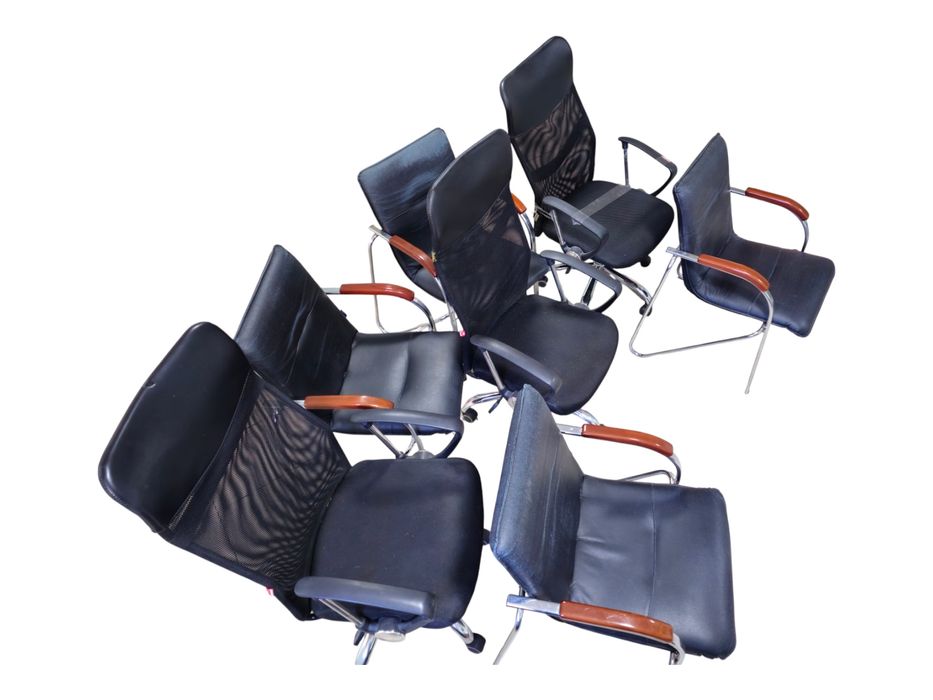 Офісні крісла (під відновлення)