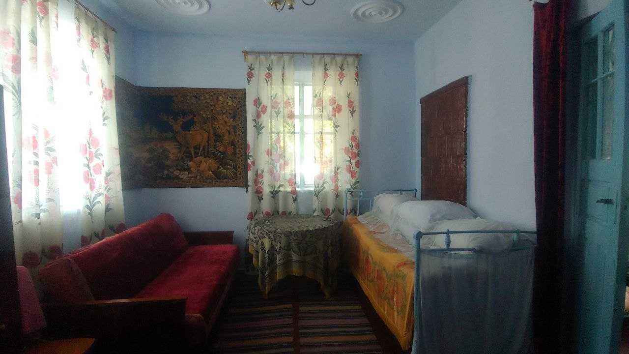 Будинок в с. Рогізна, Кам'янець-Подільський р-он, Хмельницька обл.