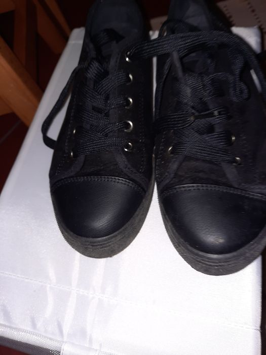 Sapatilhas pretas