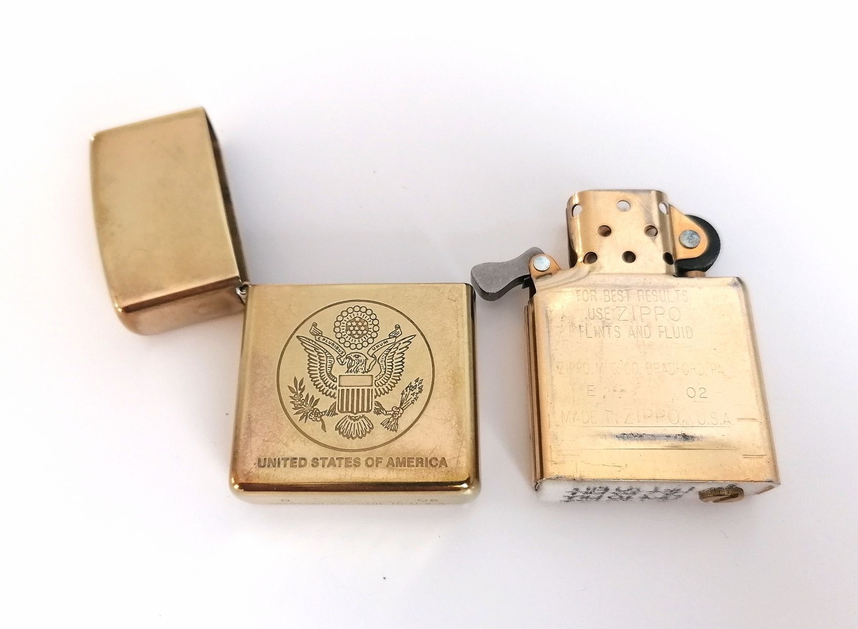 Złota Zippo US States Seal z 2002 roku