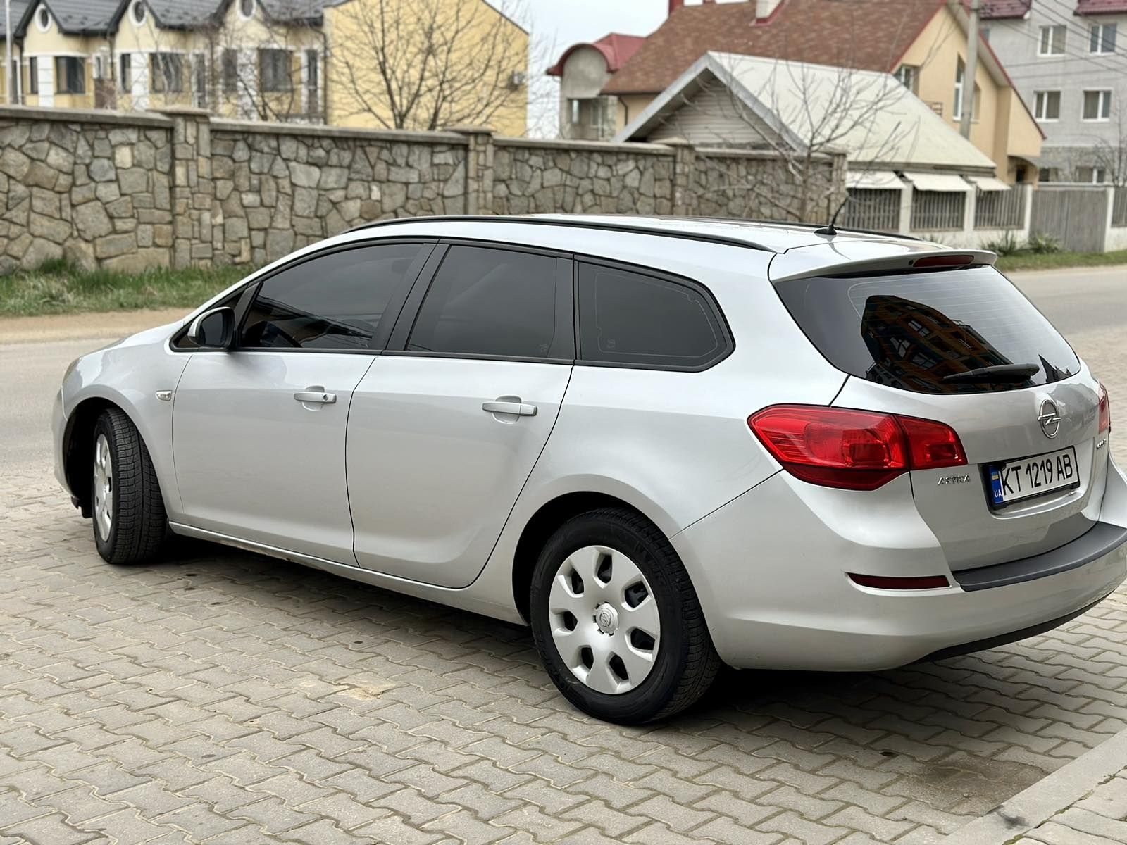 Opel astra sport tourer 2011 1.3 cdti