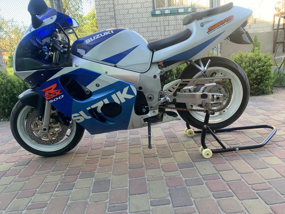 SUZUKI GSX-R 600 SRAD на нових розхідниках