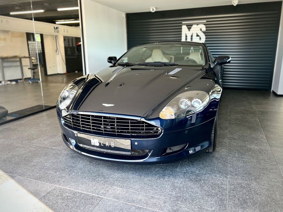 Aston Martin DB9 Aston Martin DB9