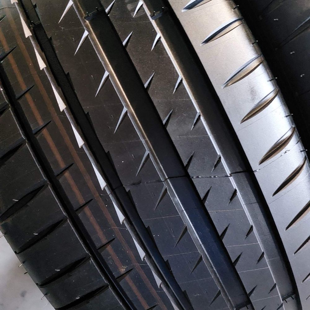 235/45/19 R19 Michelin Pilot Sport 4S 4шт новые