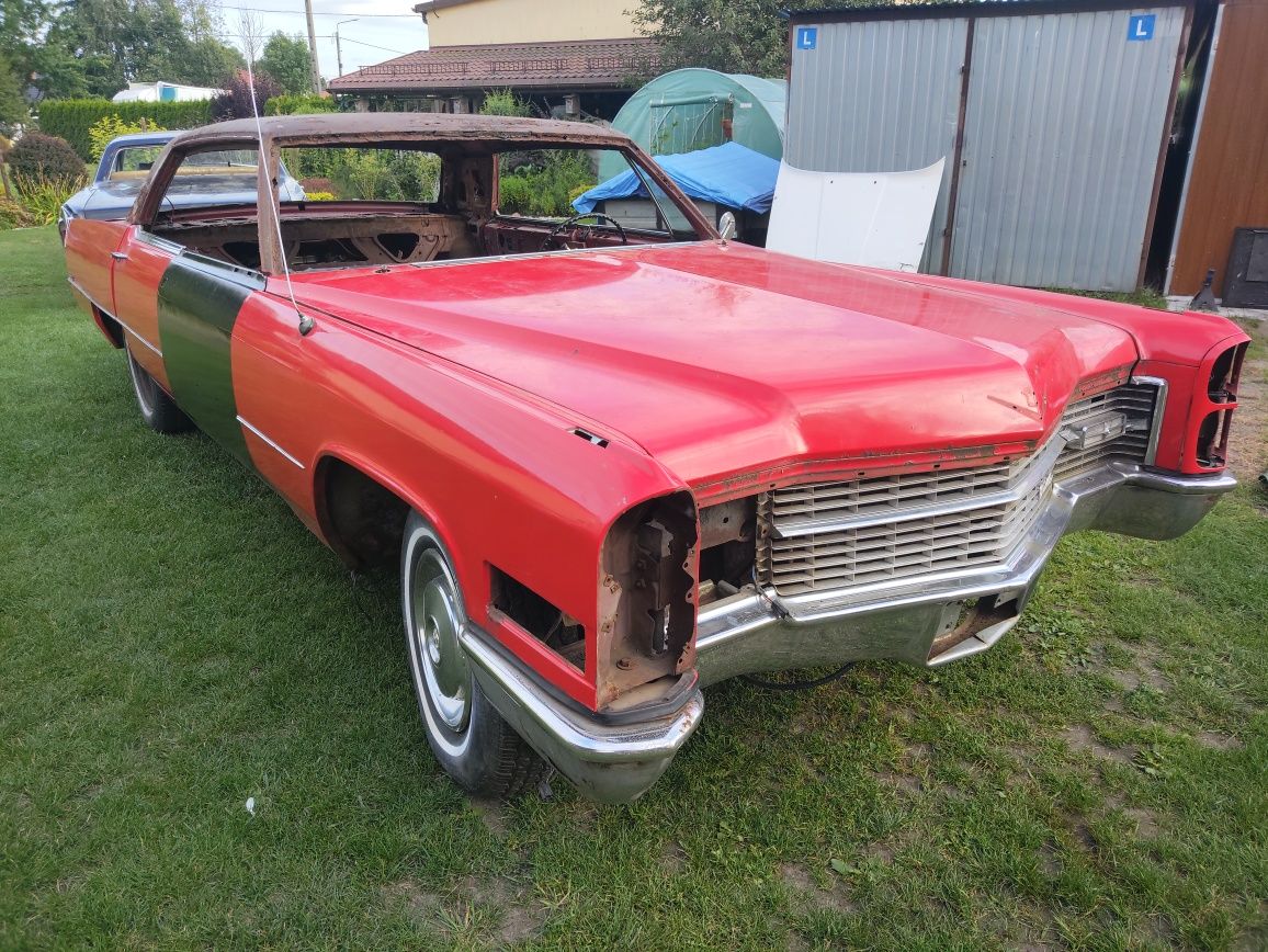 Cadillac sedan DeVille