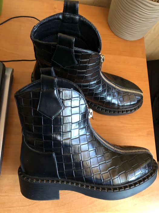 Продам весняні/осінні ботінки