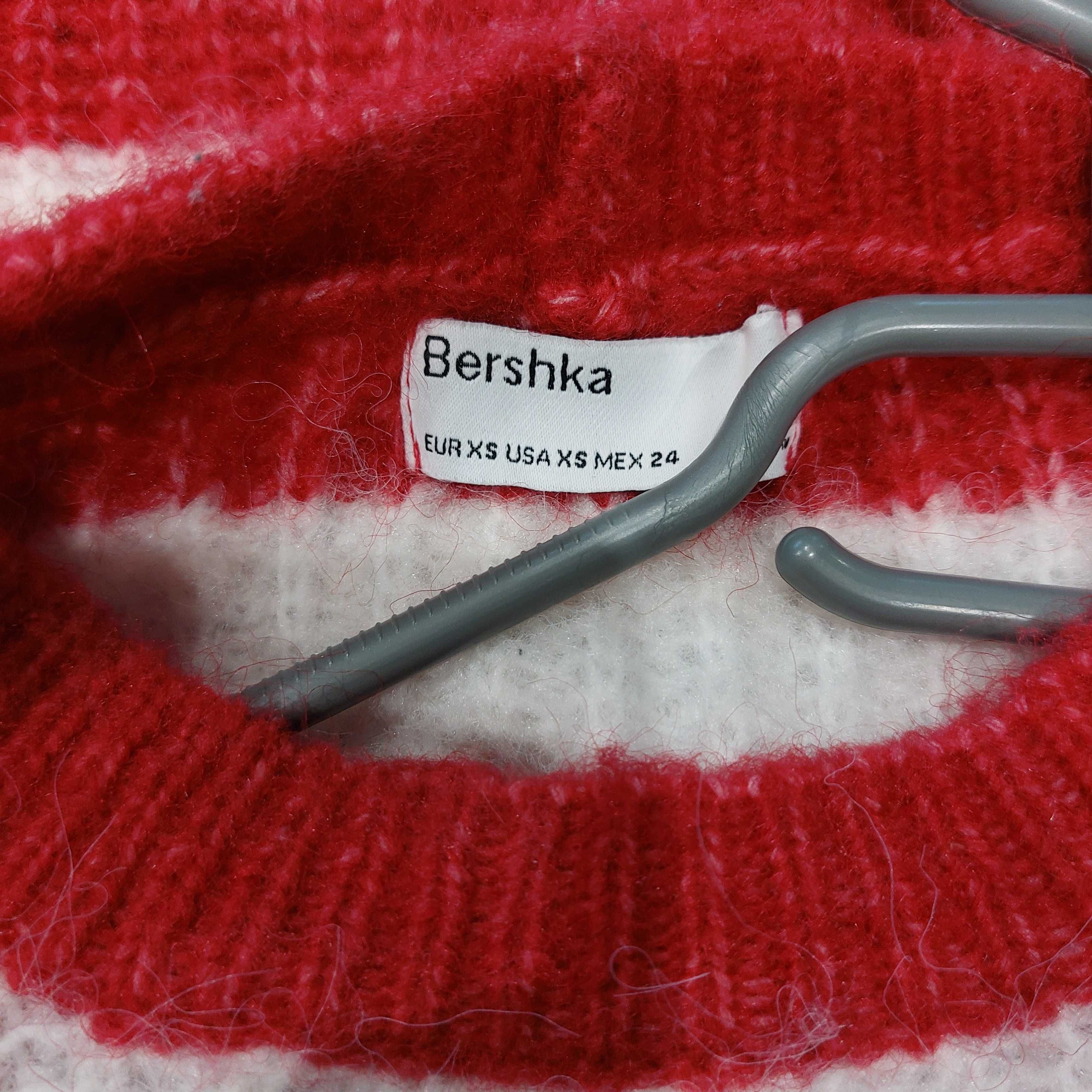 Sweter Bershka pasy