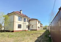 Современный дом в Коттеджном городке Гуровщина с просторным участком