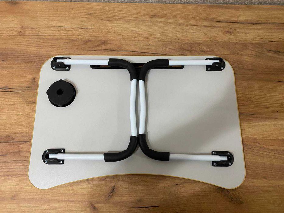 Стол для ноутбука и планшета  складной 60х40х28/ столик в кровать