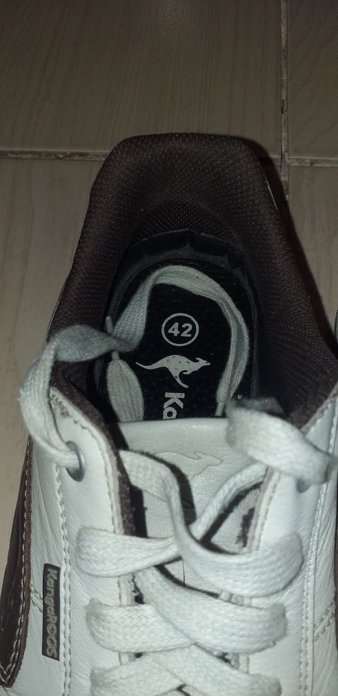 Продам кроссовки мужские размер 42 KangaRoos
