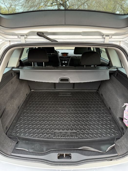 Продам Opel Astra H 2010