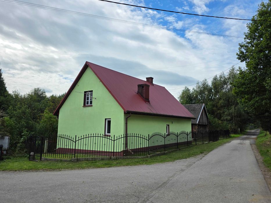 Wolnostojący murowany dom/ działka 66arowa/ płaski teren widok na las